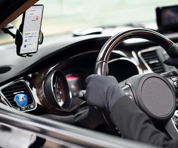 phone-in-the-car